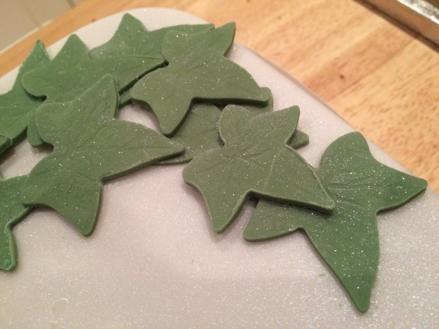 Holly & Ivy detail 2